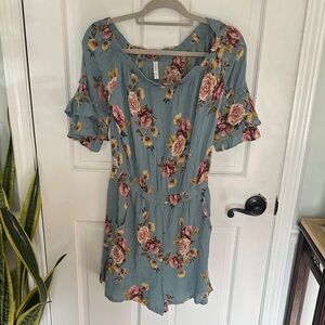 Xhilaration Floral Print Blouse with Ruffle Sleeves